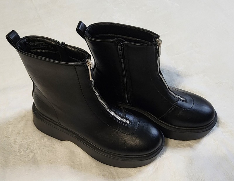Portland Boot Company Black Women’s Lug Sole Ankle Boot Size 7