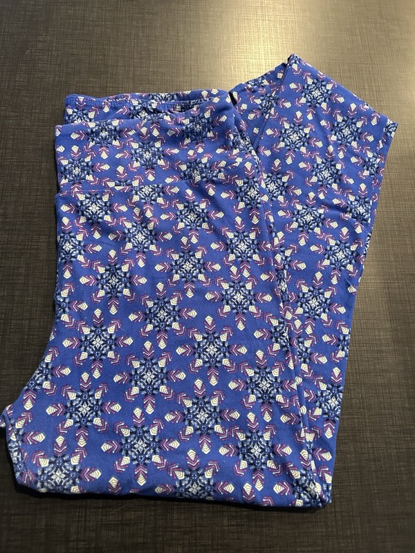 TC LuLaRoe leggings – Light Blue Snowflake