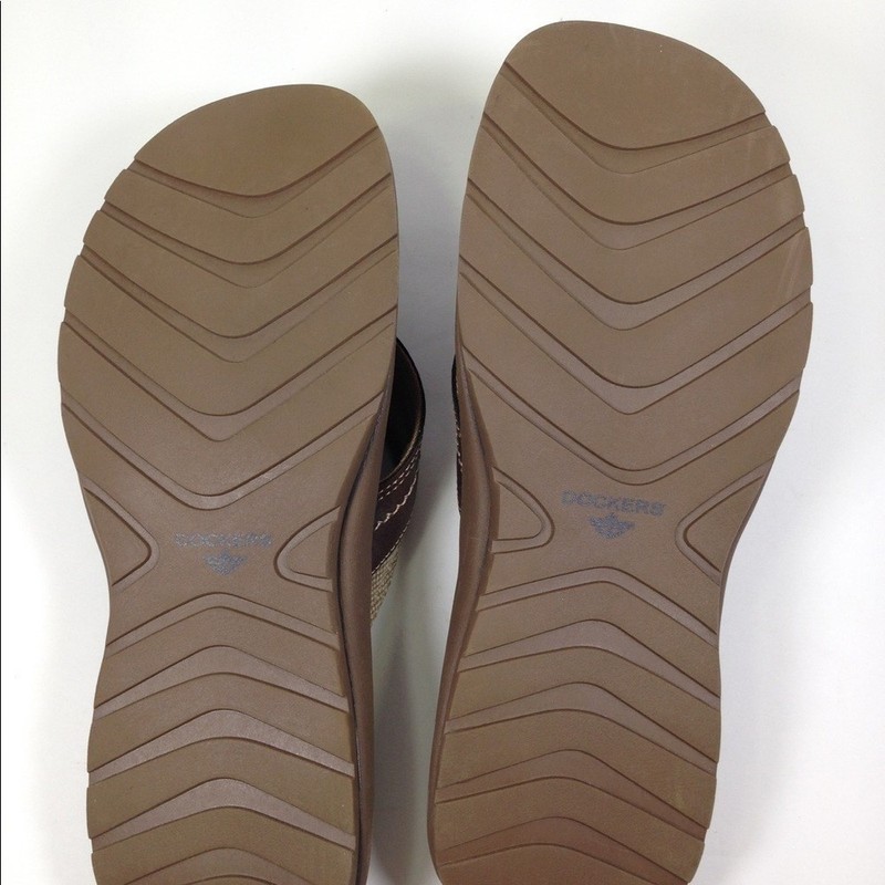 Dockers Redding Flip Flop - Men's Casual Thong Sandal, Dark Brown/Khaki gallery