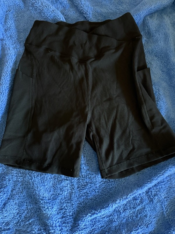 Women’s Black Ribbed Knit High Rise Stretch Pull-On Biker Shorts Size M