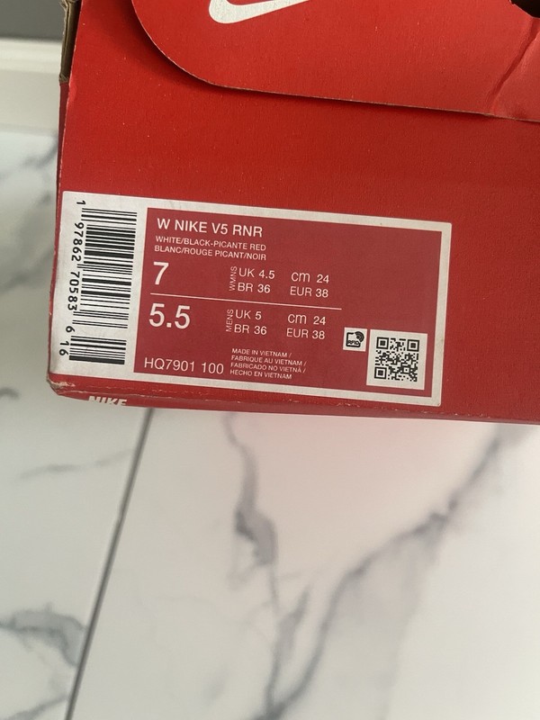 Nike V5 RNR Women’s Low Top Lace-Up Sneakers White/Black Picante Red Mesh gallery