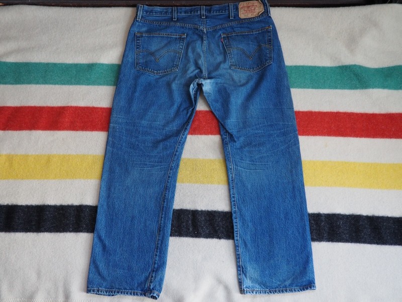 VTG 90s Y2k LEVIS 501 Faded Blue Distress Logo Button Fly 38×29 Denim Jeans