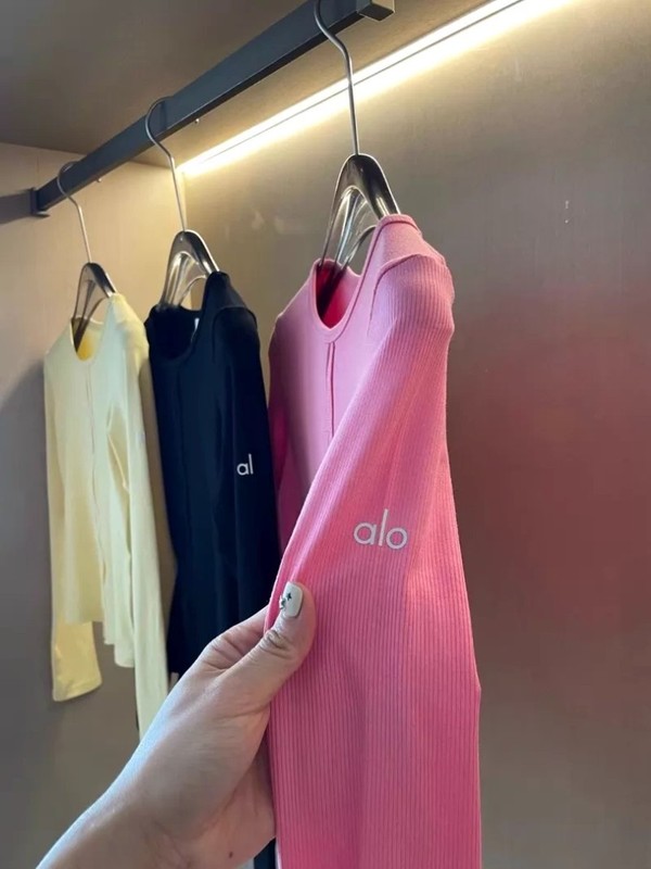 NEW AIo Yoga Dreamlight Long Sleeve Shirt Threaded Knit Soft Casual Women's Top gallery