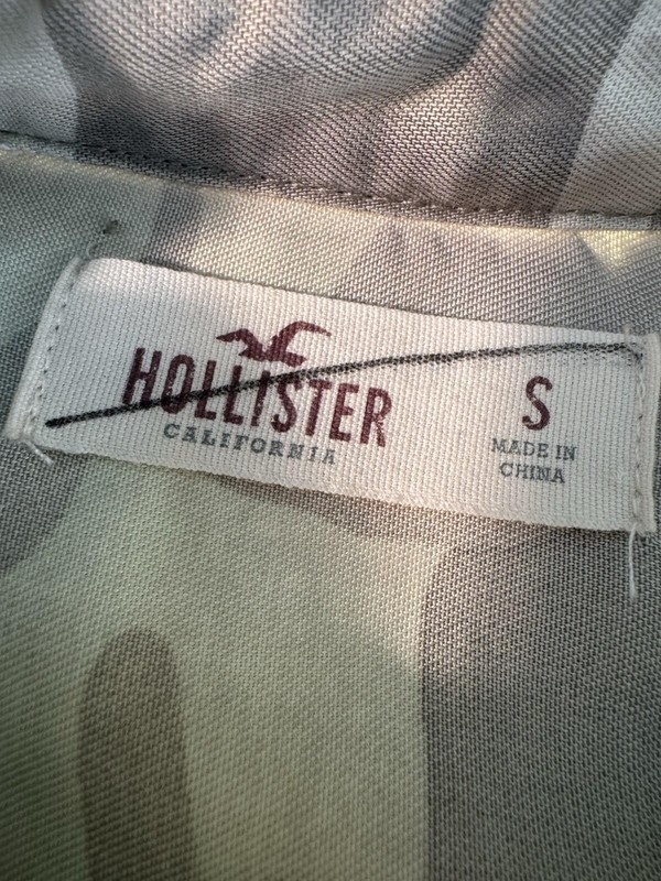 Hollister Camo Half Button Long Sleeve Shirt Juniors Size Small gallery