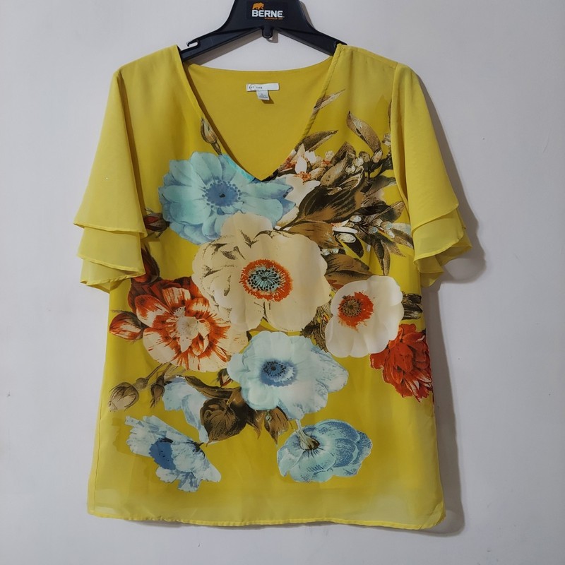 C Est 1946 Women’s Large Yellow Lined Floral Top, V-Neck, Flutter Sleeve