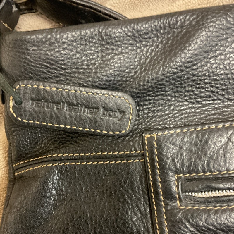 Liz Claiborne Black Pebbled Shoulder Bag Zip Closure Outer/Inner Pockets gallery